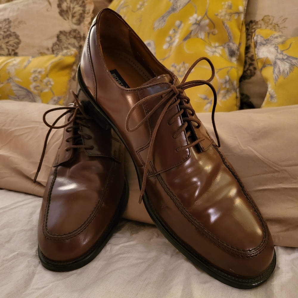BOSTONIAN MENS SHOES all Leather well made simple slip in and tie with jeans or